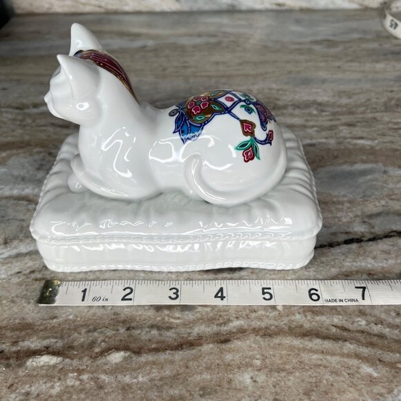 Vintage Elizabeth Arden Byzantium Egyptian Cat Trinket box Made in Japan - Picture 8 of 9